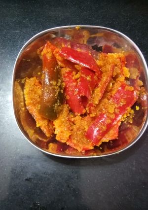 લાલ મરચા રાઈ વાળા (Lal Marcha Rai Vala Recipe In Gujarati) રેસીપી મુખ્ય ફોટો