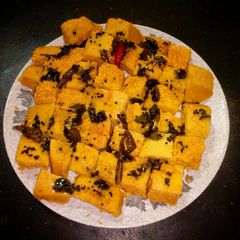 A picture of Khaman Dhokla.