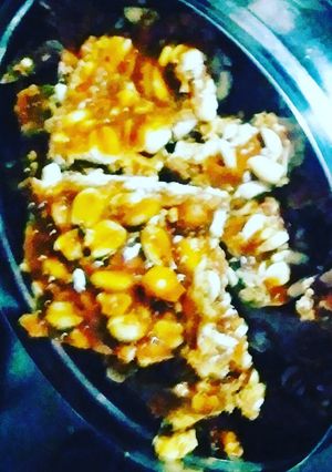 पीनट गुड़ चिक्की(Peanut gud ki chikki recipe in Hindi) रेसिपी मुख्य फोटो