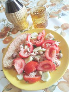 Foto di Frisella integrale con pomodori (ricetta light)