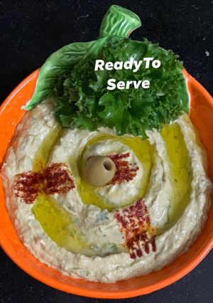 A picture of Healthy White Bean, Kale & grilled red bell pepper Hummus { Mediterrian }.