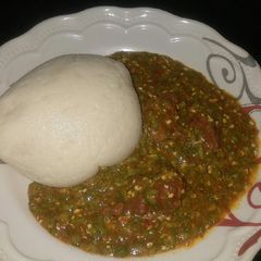 Tuwon couscous da miyan kubewa danye A picture of Tuwon couscous da miyan kubewa danye.