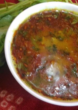 A picture of Lehsun palak dal.