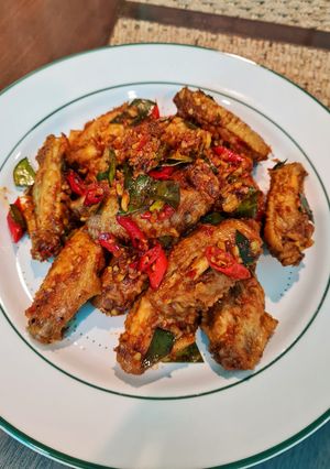 รูปของ ปีกไก่คั่วพริกแกง🐔🌶