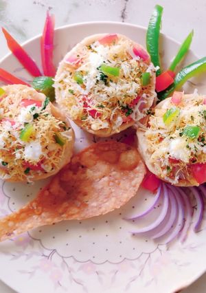 A picture of Basket Chaat..!!.