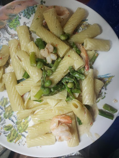 Una foto de Pasta a la "no doy" (con camarones)