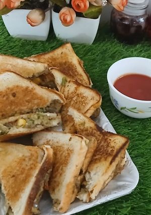 A picture of Avocado cheese sandwich.