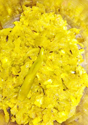 চিচিঙ্গা ভাজা (chichinga bhaja recipe in Bengali) রেসিপির প্রধান ছবি