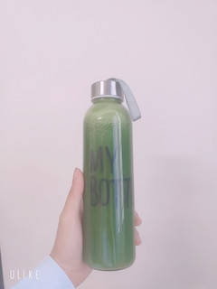 Hình của món Táo, dưa chuột, chanh, cải xoăn.