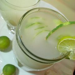 A picture of Ginger orange lemonade.