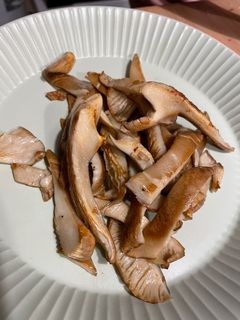 超大鮑魚菇-乾煎法 的食譜成品照片