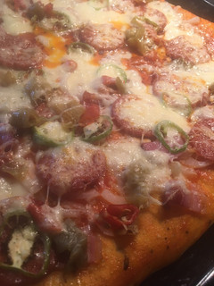 Parasztos pizza recept fotója