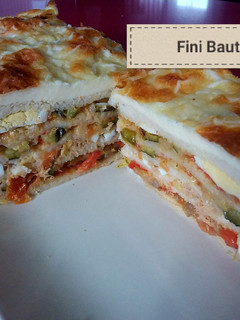 Una foto de Pastel de pisto con pan de molde