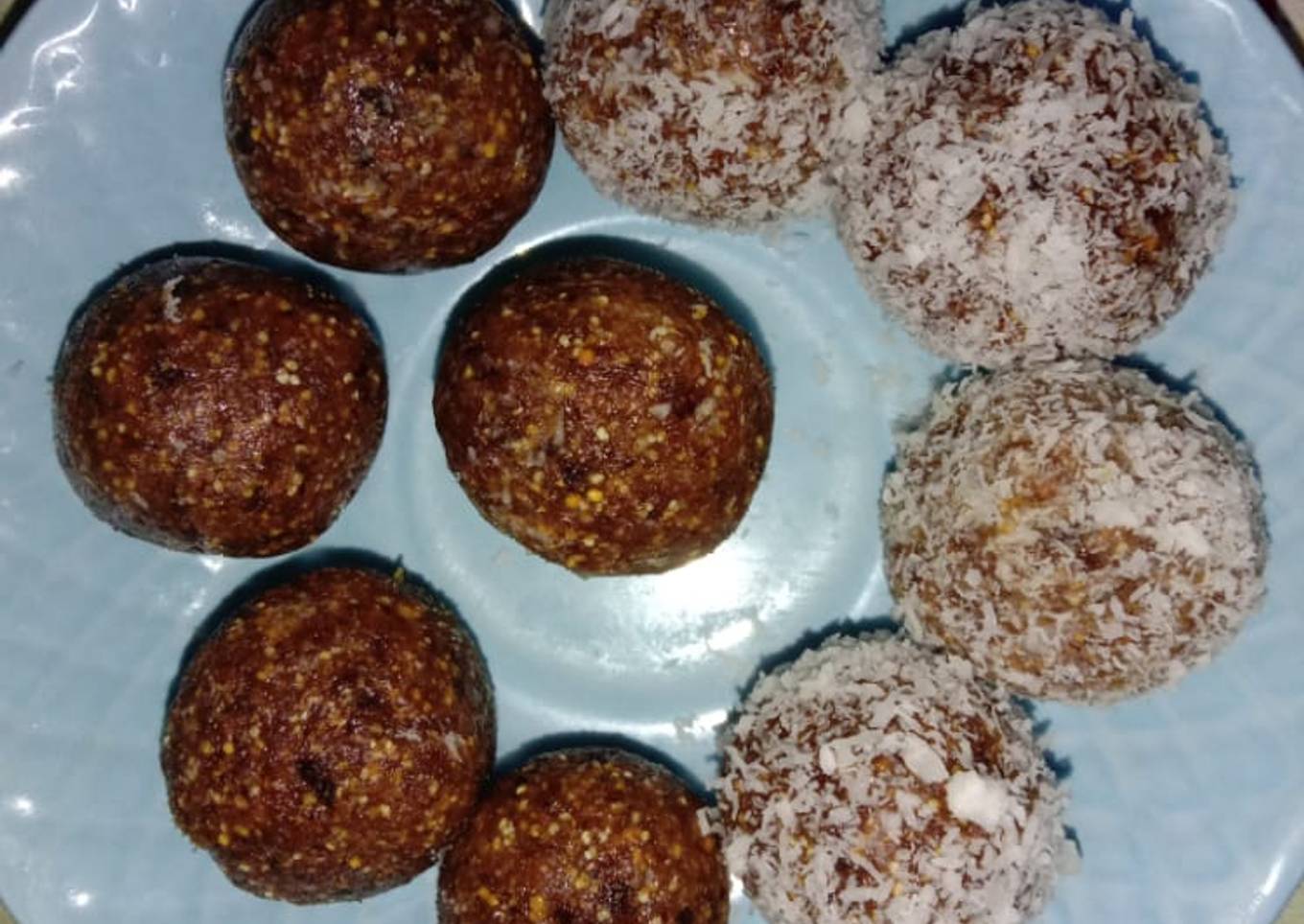 Anjeer ke laddu