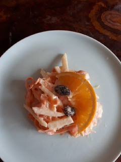 Una foto de Ensalada dulce manzana y zanahoria