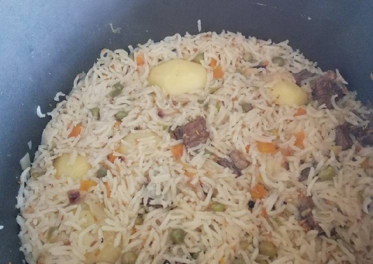 Steps to Prepare Homemade PILAU😋