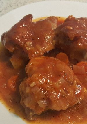 Una foto de Manitas de cerdo guisadas