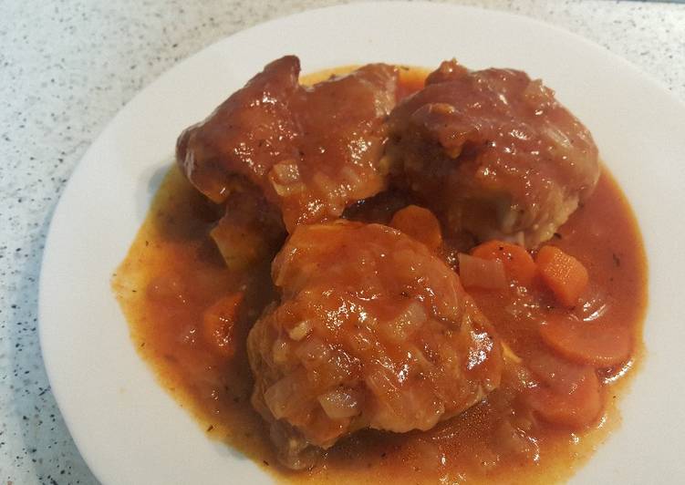 Manitas de cerdo guisadas