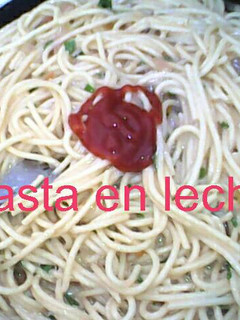 Una foto de Rica pasta en leche