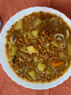 Una foto de Lentejas con manzana y champiñones