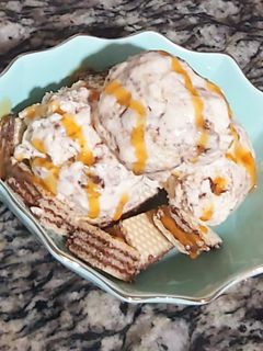 A picture of Vanilla choco icecream.