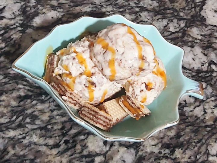 Easy Steps to Prepare Vanilla choco icecream the Can Spoil the Tongue Tasty