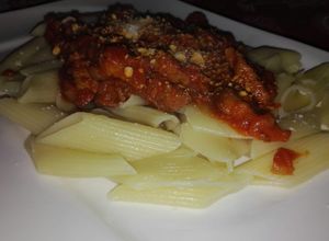 Una foto de "Macarrones con salsa" de bondiola y zanahoria