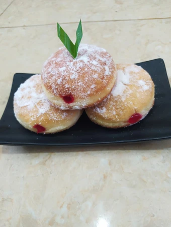 Easy Steps to Prepare Bomboloni Strawberry the Delicious You can take Joss in your mouth