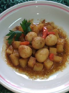 Foto resep Semur Kentang Telur Puyuh