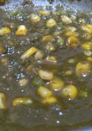 A picture of Spinach Puree with Sweetcorn Kennel.