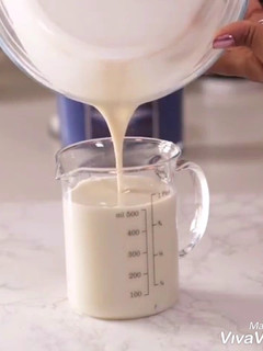 A picture of Oat Milk.
