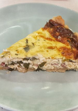 Medvehagymás-szalonnás quiche recept fotója
