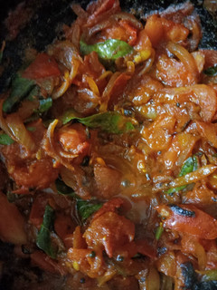 தக்காளி தொக்கு(tomato thokku recipe in tamil) செய்முறை முக்கிய புகைப்படம்