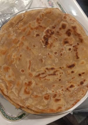 A picture of Khasta paratha.