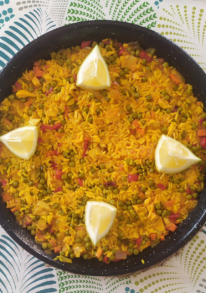 Una foto de Paella de pollo