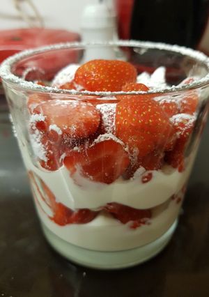 A picture of My Double Strawberry Yogurt Surprise. 😁.