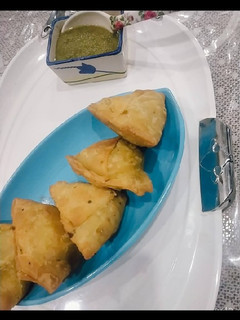 समोसे (samose recipe in Hindi) रेसिपी मुख्य फोटो