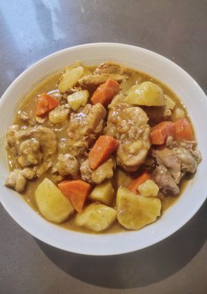 A picture of Curry Chicken.