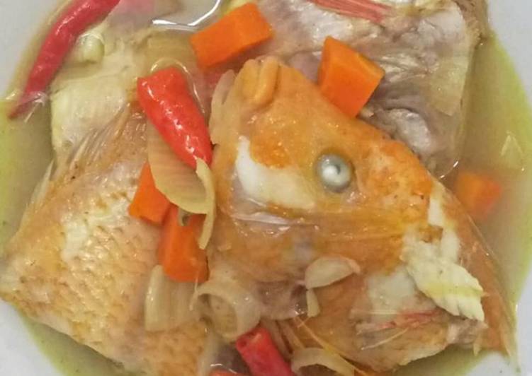 Langkah Mudah untuk Menyiapkan Sup Ikan asam pedas yang Enak Banget