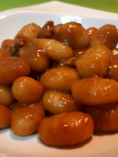 Una foto de Gnocchi con berberechos y salsa americana
