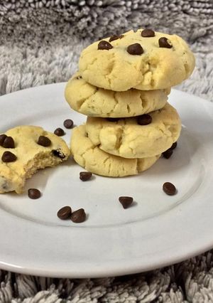 A picture of Eggless chocolate chip cookies.