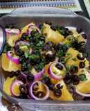 Ensalada de naranja dulce con cebolla morada y aceitunas negras