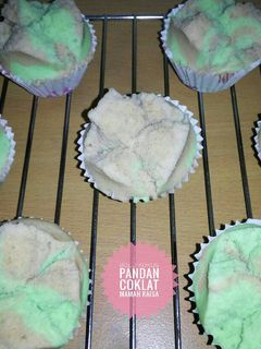 Foto resep Bolu Kukus Pandan Coklat