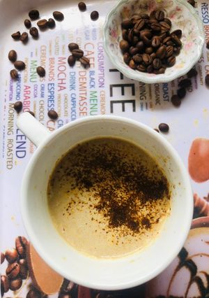 A picture of Custed powder and coffee.