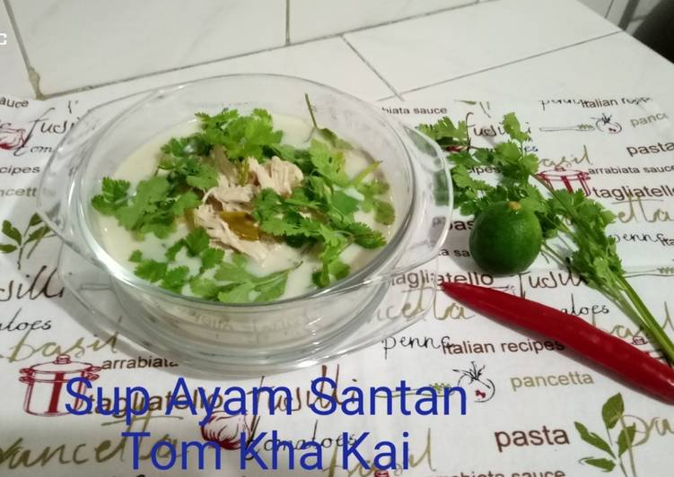 Langkah Mudah untuk Membuat Sup Ayam Santan (Thailand) Tom Kha Kai yang Lezat