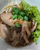 ต้มเส้นตีนไก่