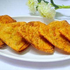 A picture of Crispy Moong dal Nimiki.
