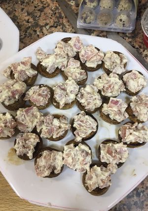 Una foto de Champiñones rellenos de queso crema y bacon