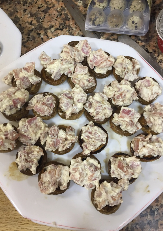 Una foto de Champiñones rellenos de queso crema y bacon
