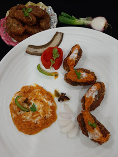 केला कोफ्ता करी (Banana Kofta Curry recipe in hindi) रेसिपी मुख्य फोटो
